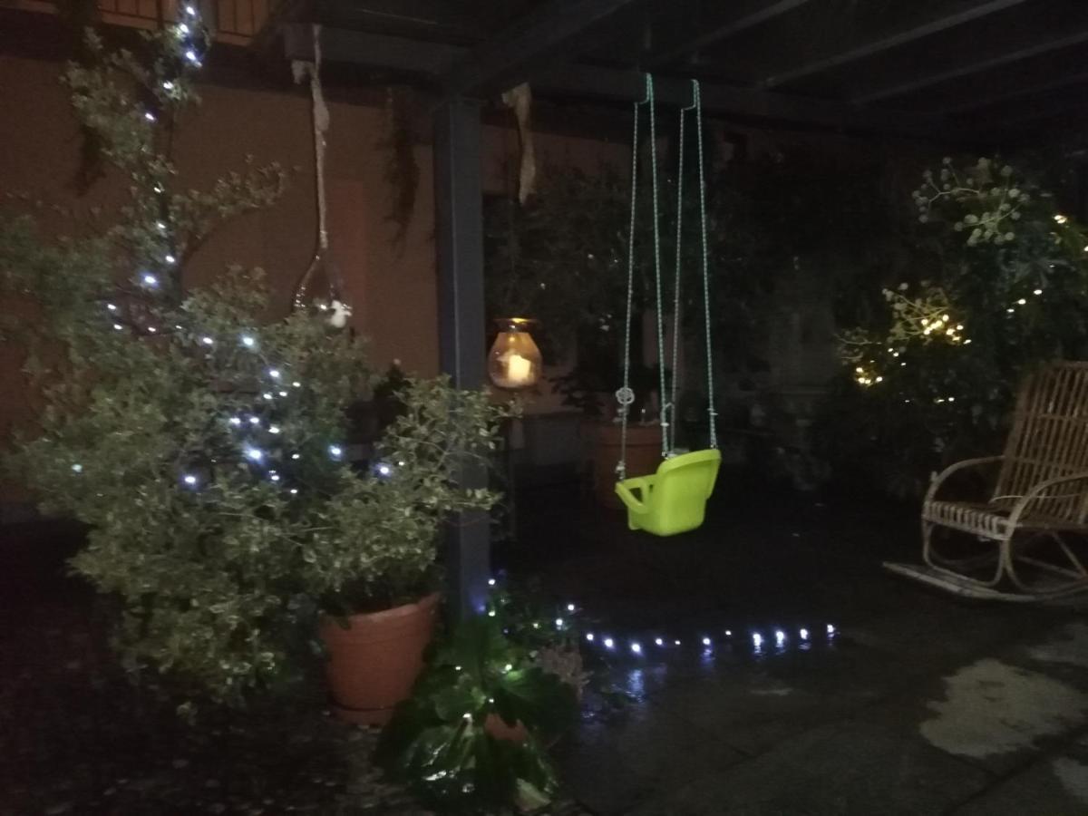 A Due Passi Dal Castello Acomodação com café da manhã Somma Lombardo Exterior foto