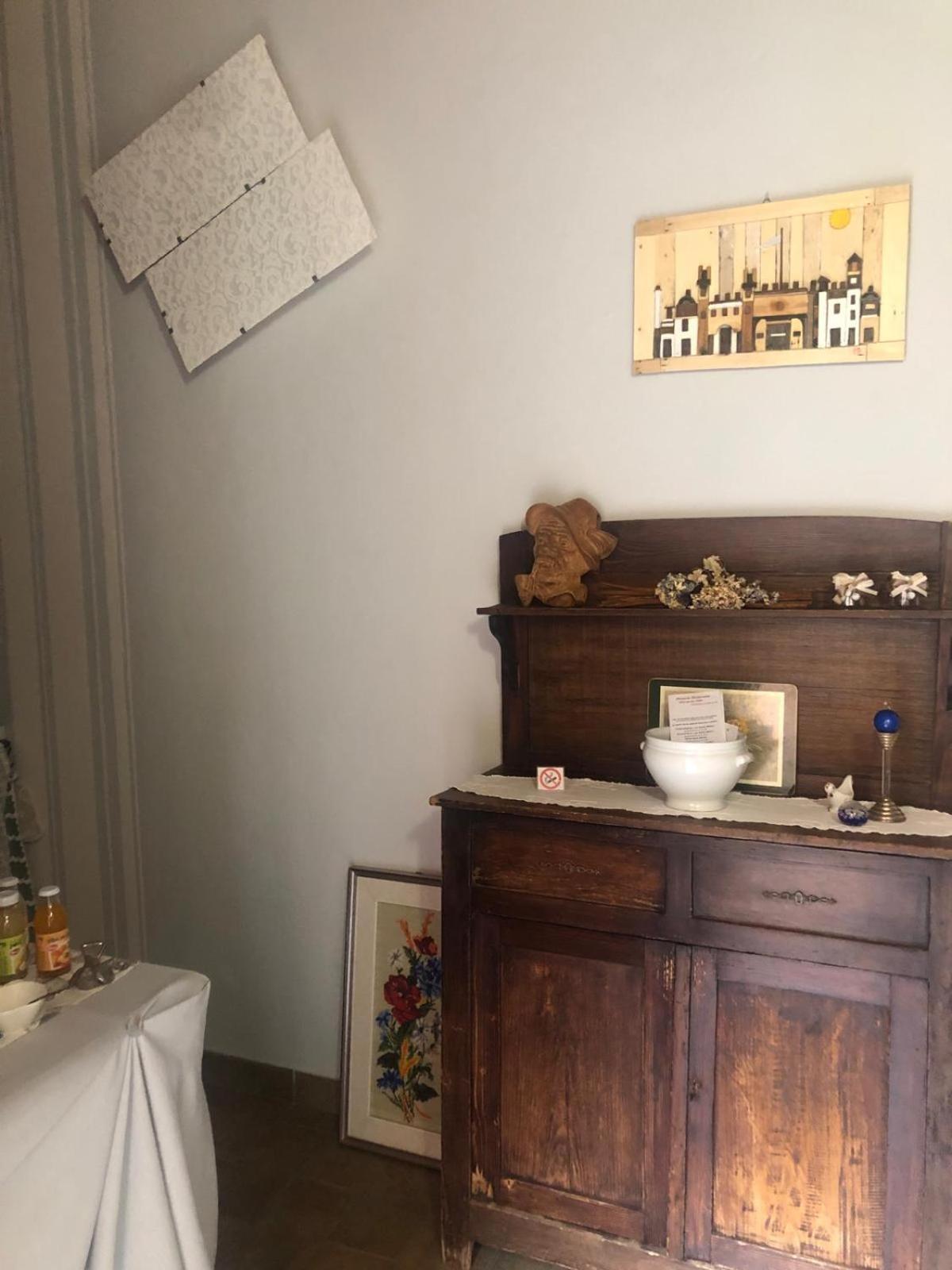 A Due Passi Dal Castello Acomodação com café da manhã Somma Lombardo Exterior foto