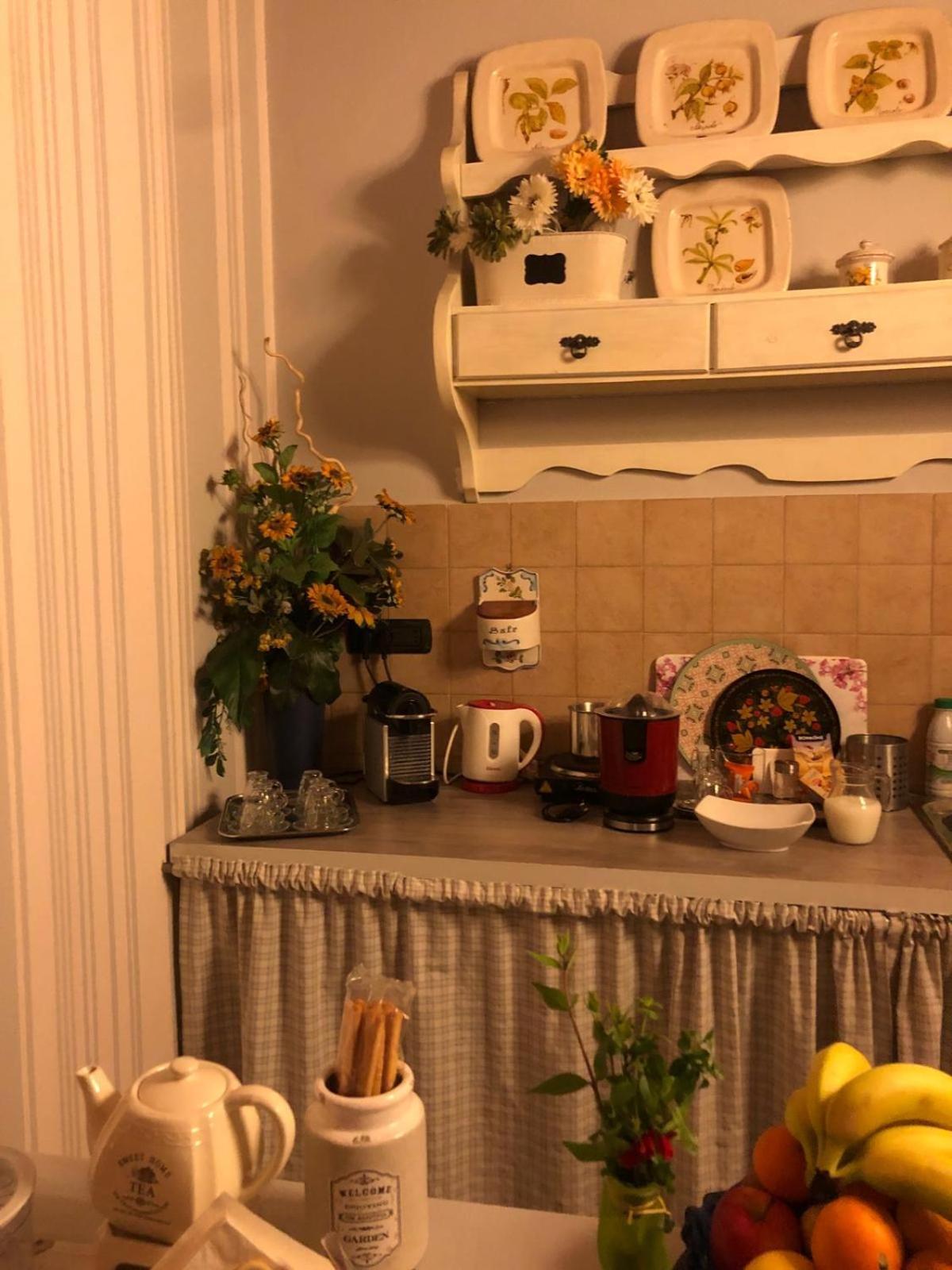 A Due Passi Dal Castello Acomodação com café da manhã Somma Lombardo Exterior foto