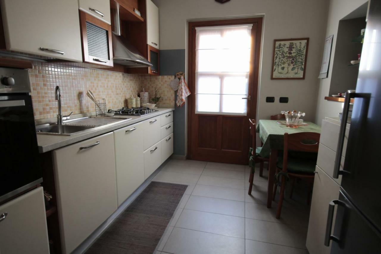 A Due Passi Dal Castello Acomodação com café da manhã Somma Lombardo Exterior foto
