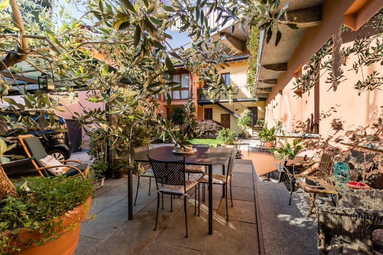 A Due Passi Dal Castello Acomodação com café da manhã Somma Lombardo Exterior foto